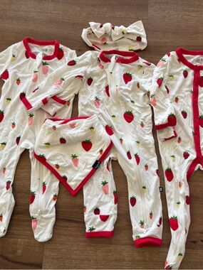 Kyte BABY Strawberry Print multiple sizes Bundle NB 0-3 3-6